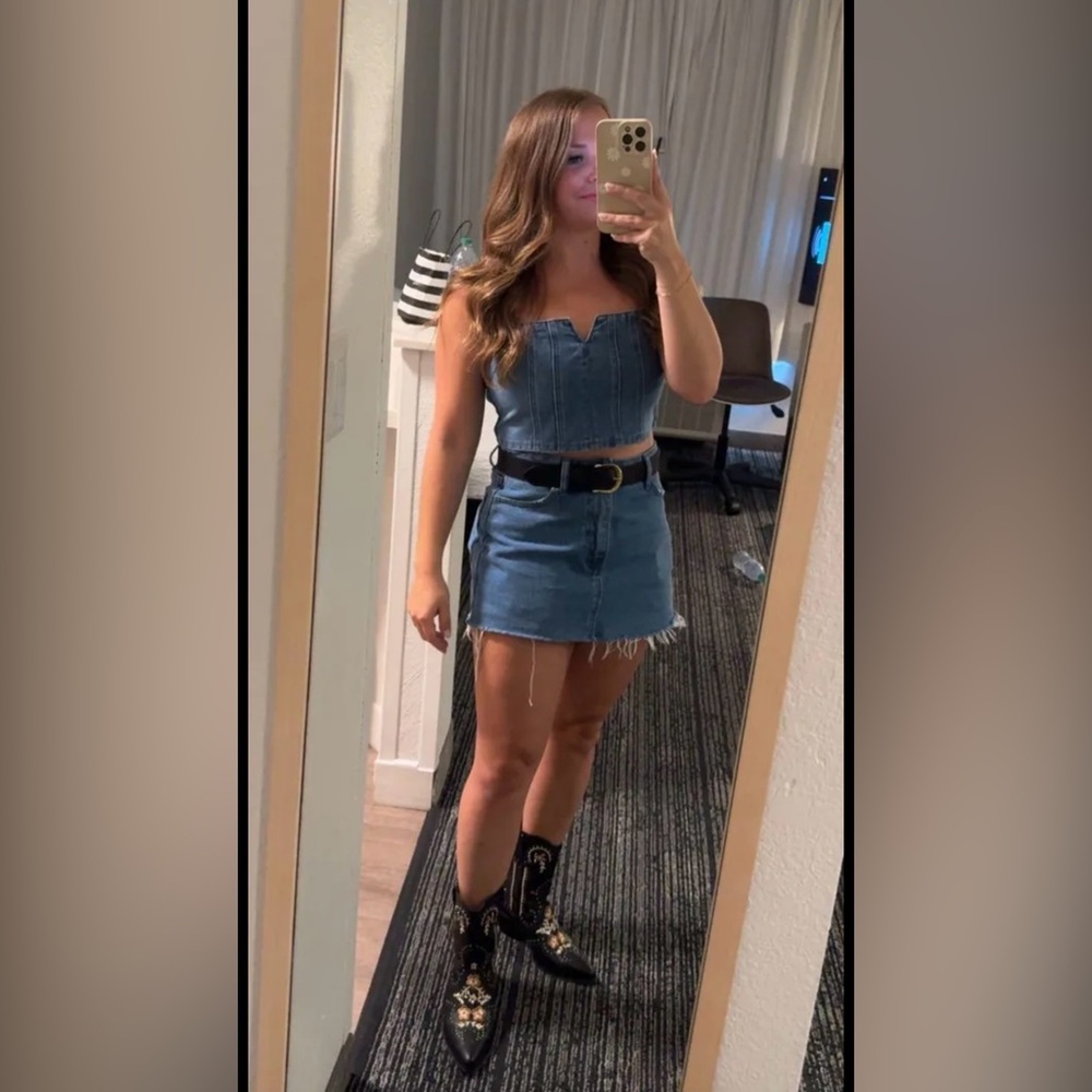Show me your mumu denim set.